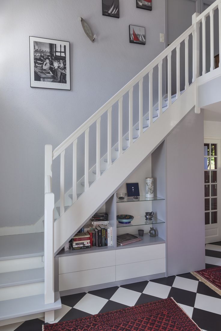 Aménagement placard sous escalier : pour mon duplex, c’est une bonne solution
